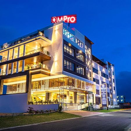 M Pro Palace Mysore Exterior foto